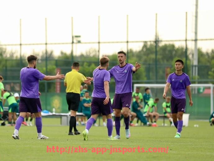 江南体育APP下载-英超球队上场球员名单如何确定及战术部署意义